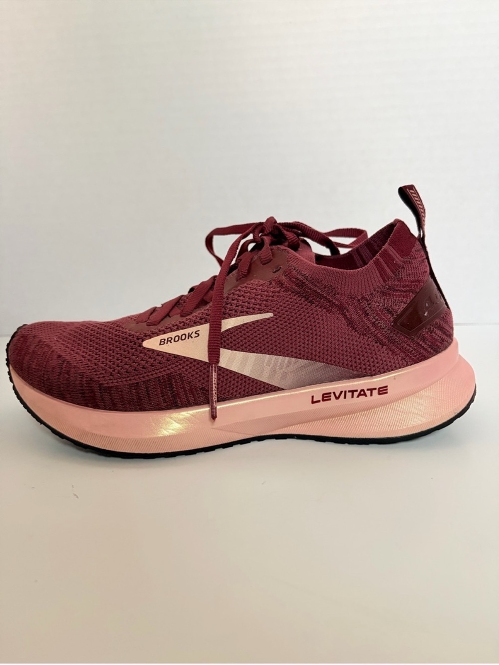 Brooks Road Running Sneakers Levitate 4 Shoes Cushioned Trainers Pink Red Size 6 - Picture 12 of 16